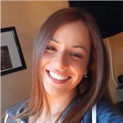 Hola a todos! Me llamo Valentina tengo 22 años, soy italiana nativa 🇮🇹 y media cubana por parte de mi familia materna 🇨🇺. 
Nací y me crié en Roma, soy bilingüe y perfeccioné mi español estudiando lengua y literatura castellana durante 8 años.
 Aún sig